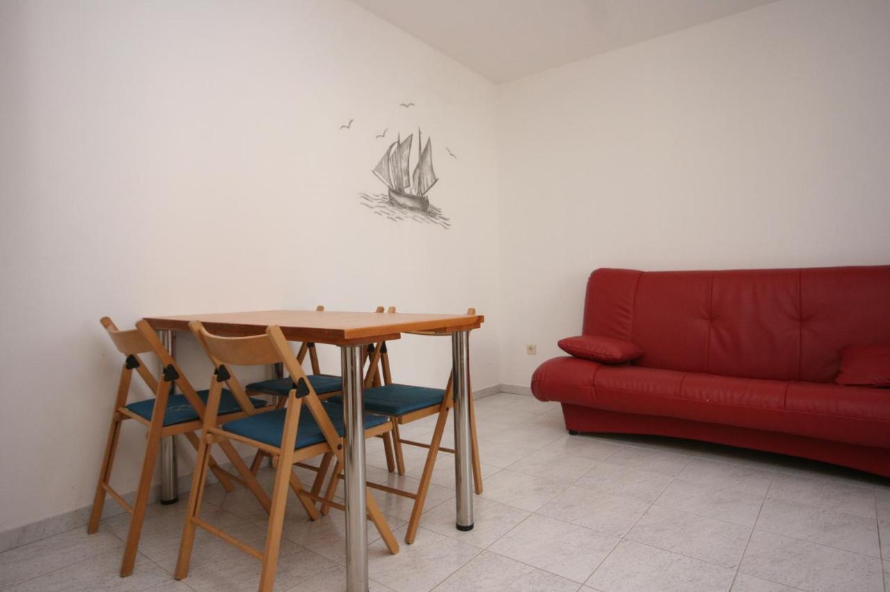 Apartments With A Parking Space Mandre, Pag - 6405 Kolan Eksteriør billede